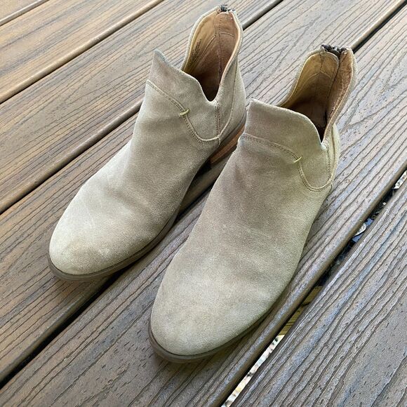 Born Arula Suede Ankle Bootie Women's 7.5 Color Beige - Picture 11 of 11